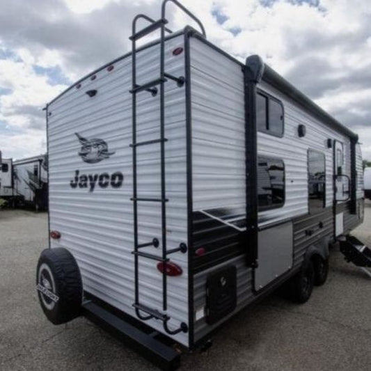 Planning a Wisconsin Getaway? Here’s Why Camper Rental is the Way to Go